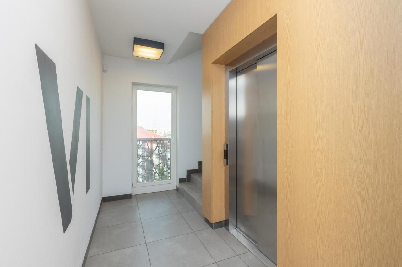 Lakeview Apartment Kapelanow Armii Krajowej By Noclegi Renters ワルシャワ エクステリア 写真